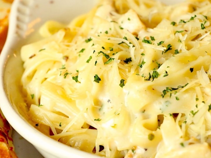 Small Portion Fettuccine Alfredo Pasta