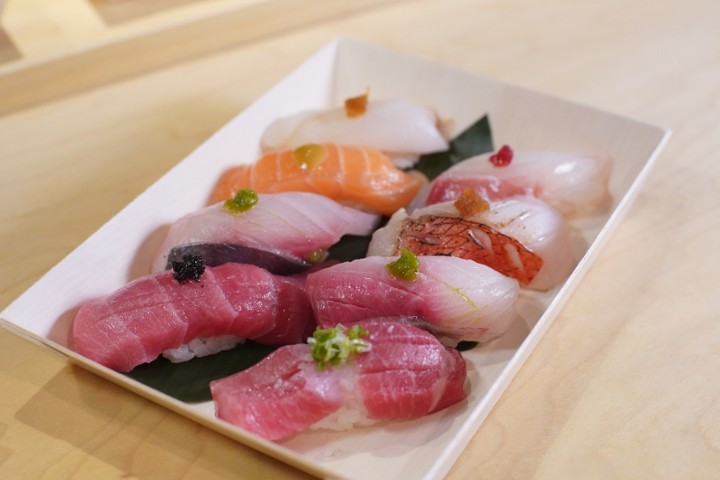 Chef's Choice Nigiri (8pc)