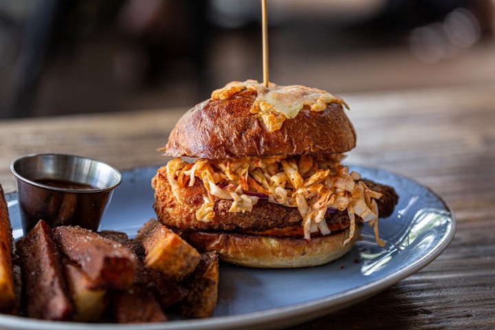 CRISPY FRIED CHICKEN SANDWICH