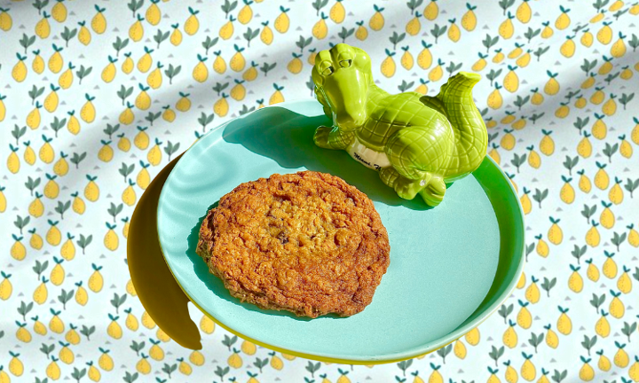 oatmeal choco chip cookie.