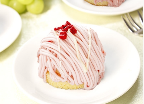 Strawberry MONT BLANC Cake (1pc) 草莓勃朗峰蛋糕(1粒)