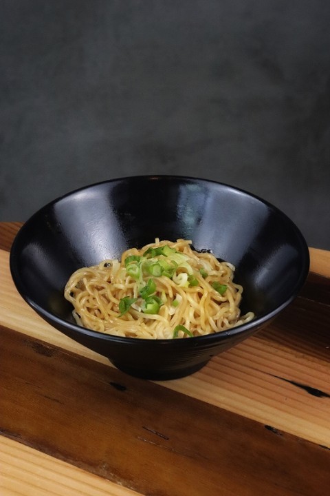 Noodle w/ Onion Soy Sauce 葱油面