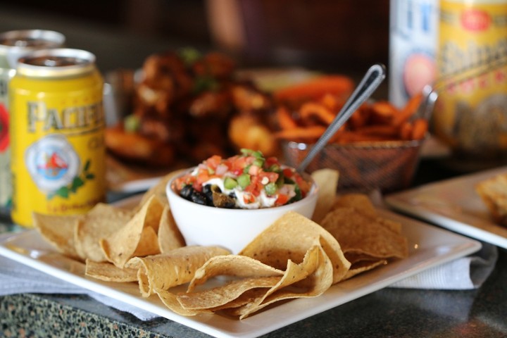 V BLACK BEAN DIP --