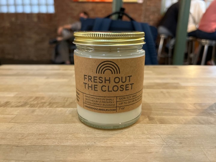 "Fresh Out of the Closet" Candle - Linen + Pine