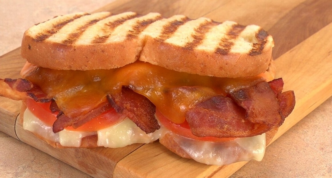 Grilled Cheese with Bacon & Tomato