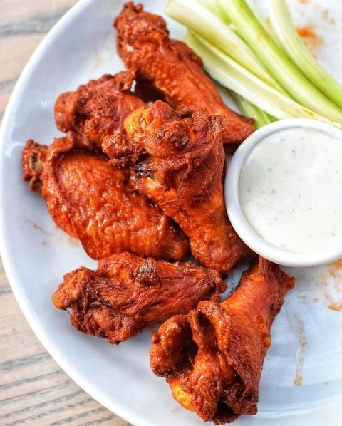 CHICKEN WINGS