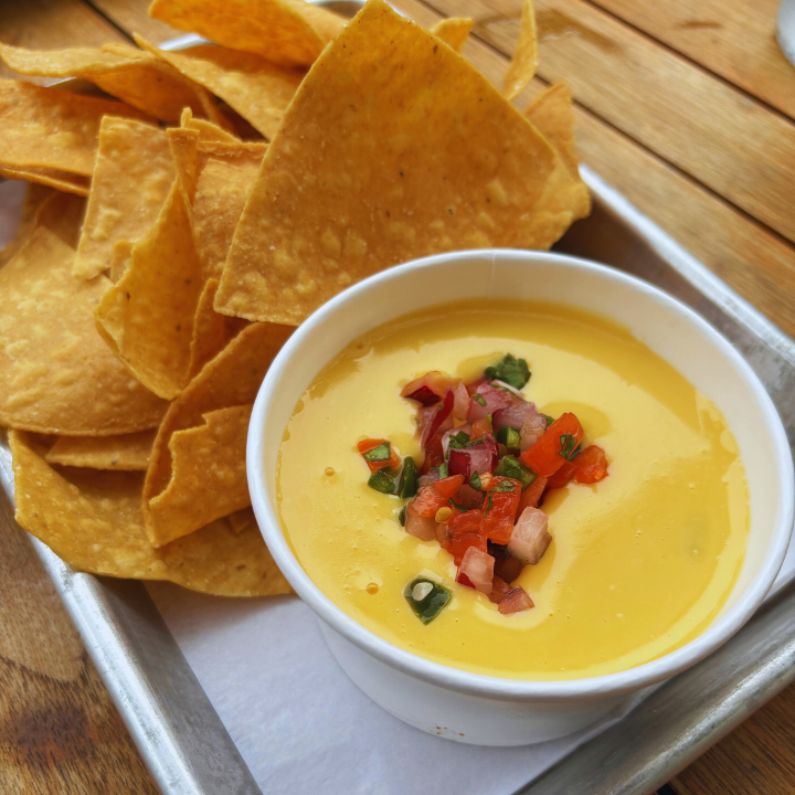 HOUSE QUESO