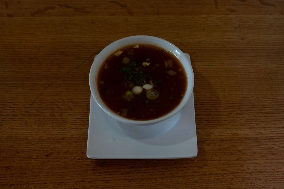 4. Hot & sour soup (V) (G)