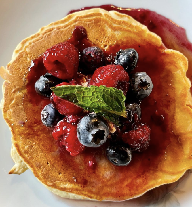 Pancakes W/ Mix berries