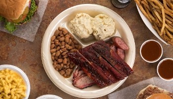 Mckenzies Barbeque & Burgers - Conroe