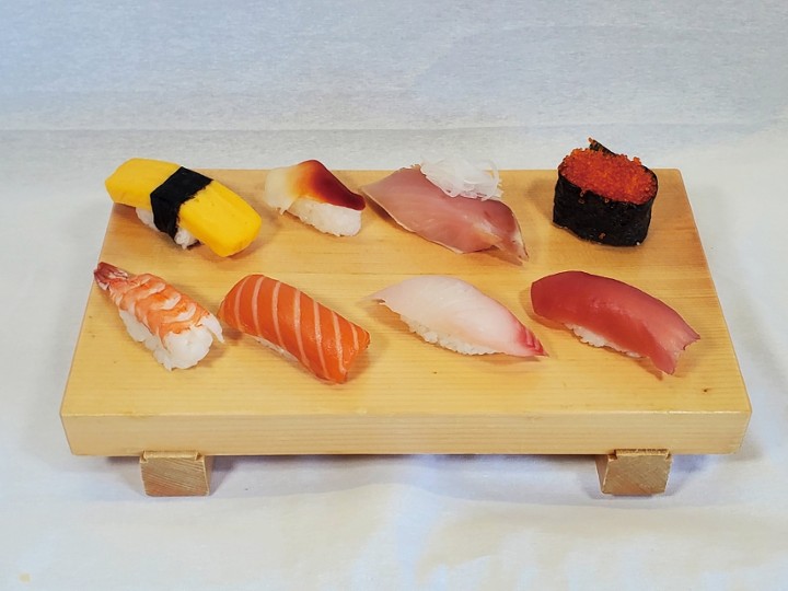 Nigiri Sushi Assorted Ume (8 pieces)