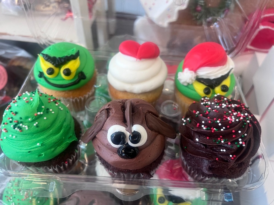 Christmas cupcake 6 pack Grinch themed