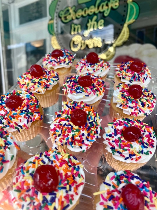 Dozen Ice Cream Sundae Cupcakes
