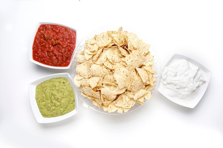 Tortilla Chips w/ Salsa, Guacamole & Sour Cream