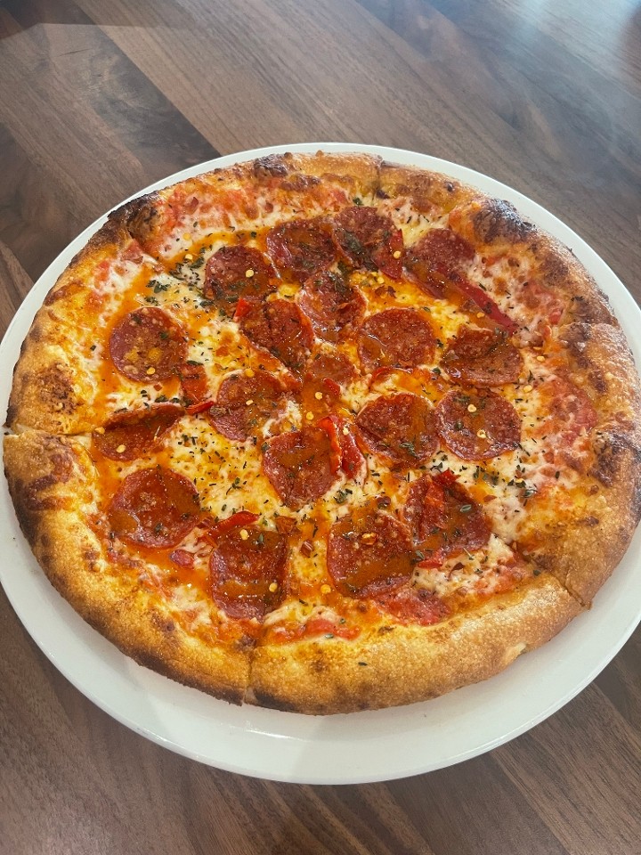 Spicy pepperoni pizza