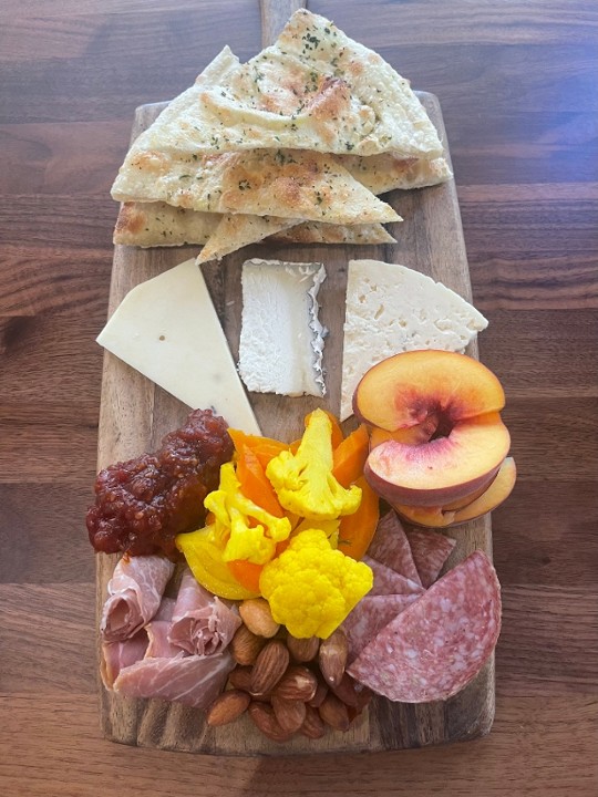Cured meats & cheeses