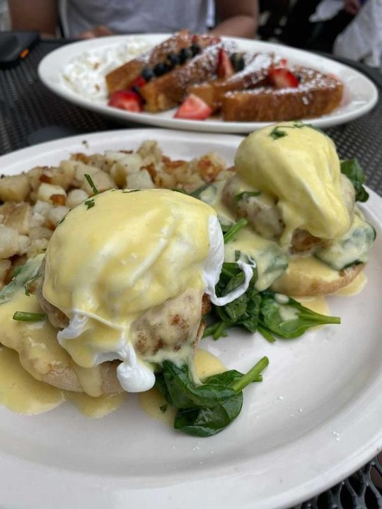 SALMON BENEDICT