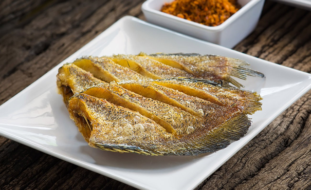 #BT8 - *NEW* Deep-Fried Gourami (Pa-Salit)