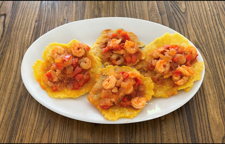 Tostones de Camarones Enchilados