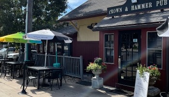 Lisa's Crown & Hammer Restaurant & Pub