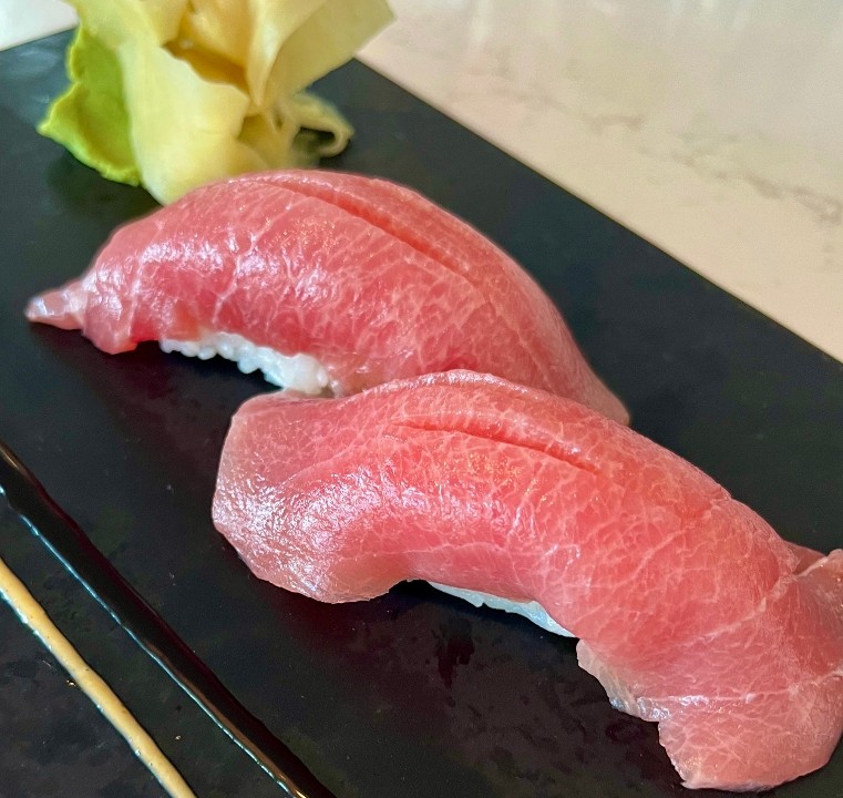 102 Tuna Sushi