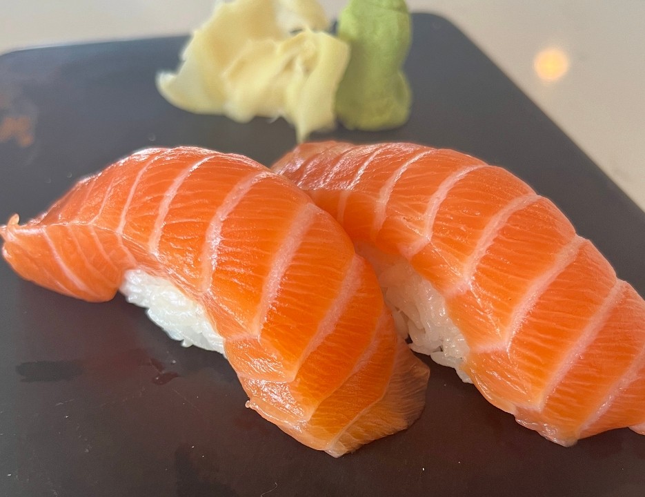101 Salmon Sushi