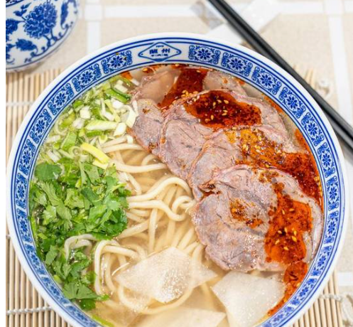 兰州牛肉面. Signature Lan Zhou Beef Noodles