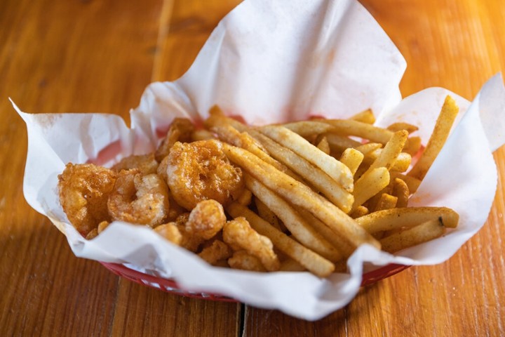 Fried Shrimp Basket w/ cajun fries
