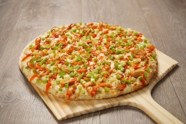 Large Buffalo Chicken(12-slices)