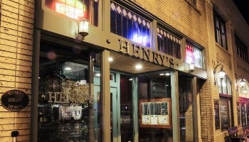 Henry's Pub 234 E 4th St