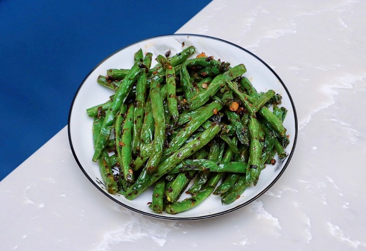 Lunch Dry Fried Green Beans with Mustard Green Shoots午餐干煸四季豆