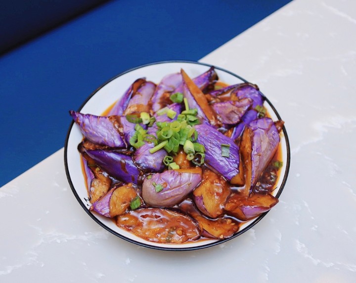 Lunch Eggplant with Garlic Sauce午餐鱼香茄子
