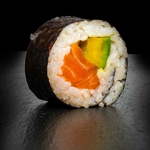 ★ Salmon Avocado Maki