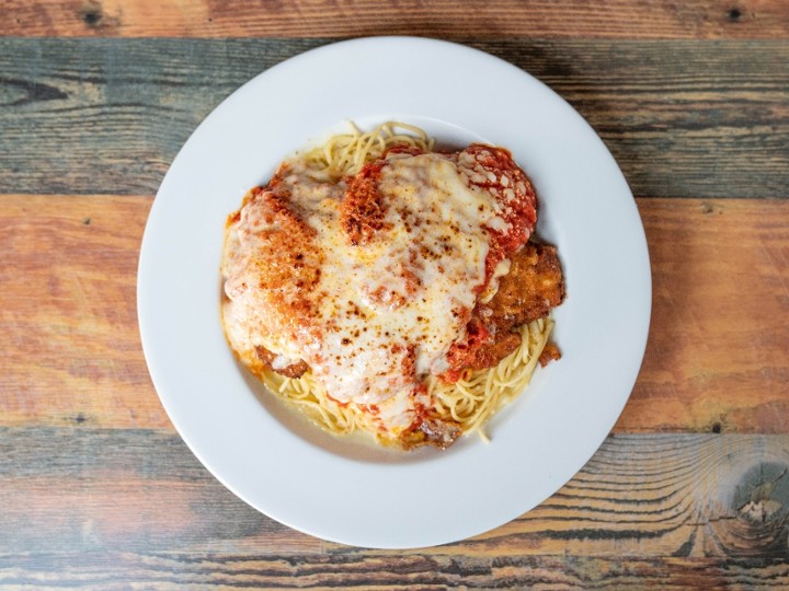 Spaghetti con Pollo Parmesano