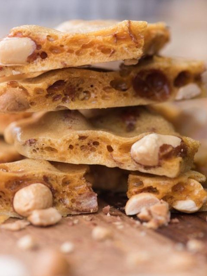 Bronnie's Brittle Peanut