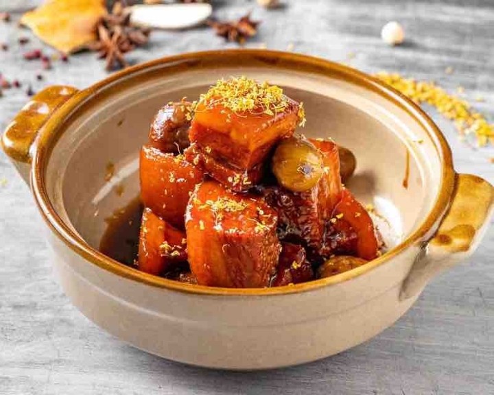 板栗红烧肉 Braised Pork Belly with Chestnut