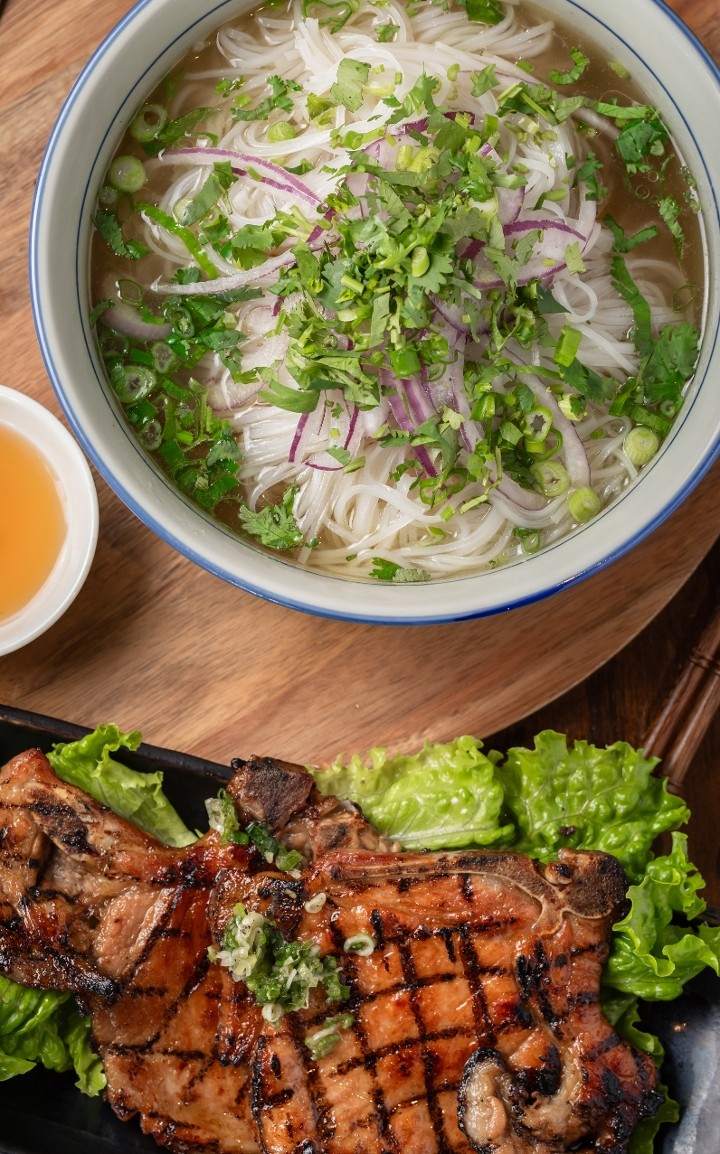 Pho Suon Nuong (Pork Chop Noodle Soup)