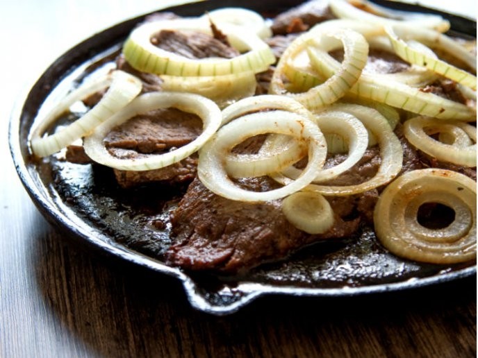 Bistec Encebollado