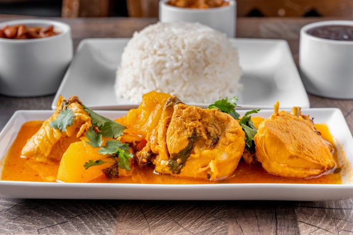 Pollo Guisado