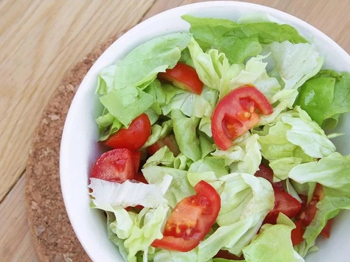 Ensalada de Lechuga y Tomate