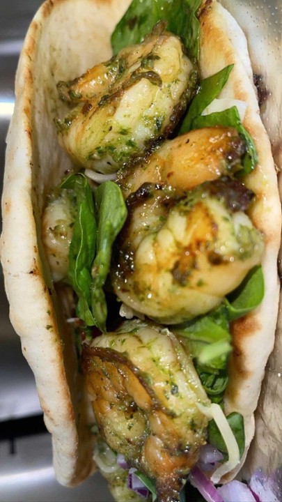 PESTO SHRIMP PITA