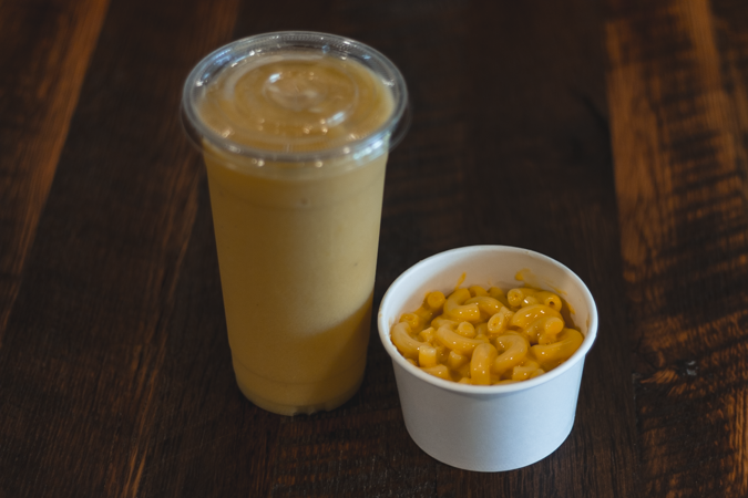SMOOTHIE & MAC & CHEESE