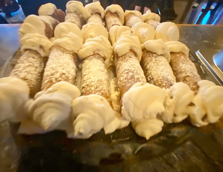 DOZEN CANNOLI