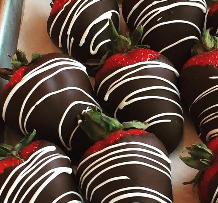 Chocolate covered strawberry dozen