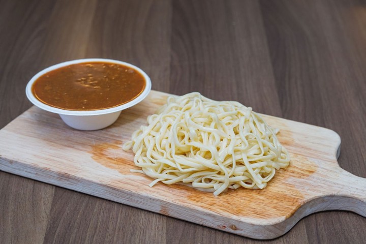 Vegetarian Chili on Spaghetti
