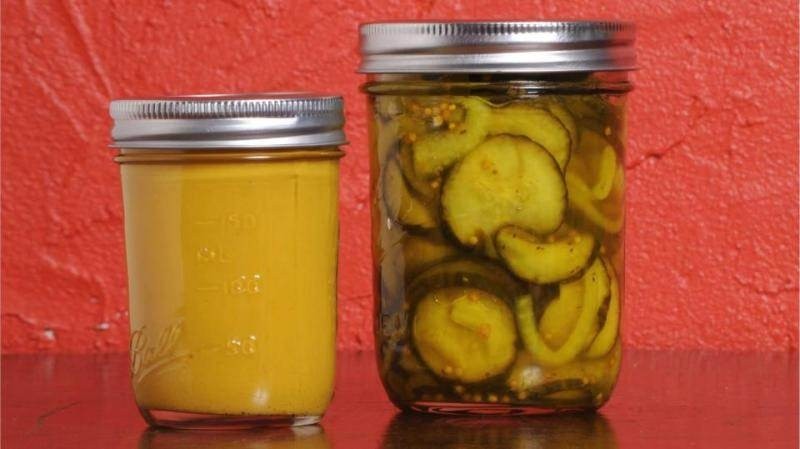 Jar of Momma's Mucho Macho Hot Pickles