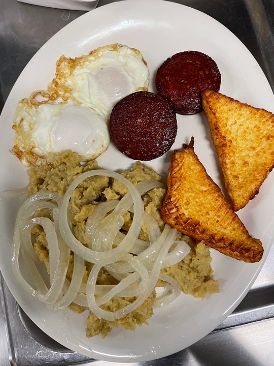 Tripleta - Dominican breakfast meal