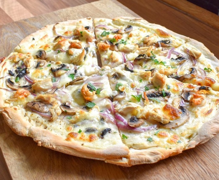 Pollo Funghi Pizza