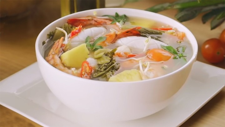 Vietnamese Catfish & Shrimp Sour Soup