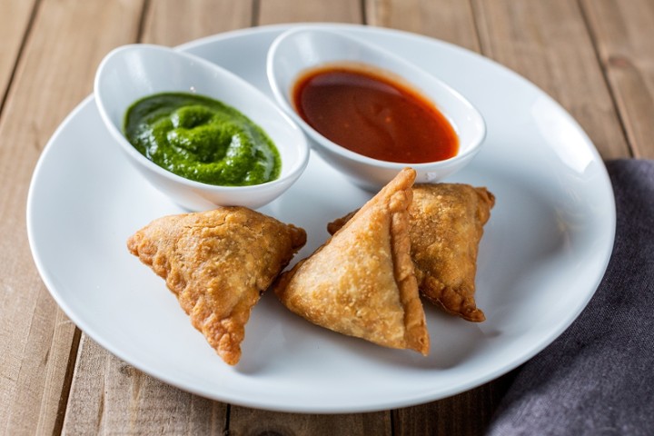 Samosas + Chutney